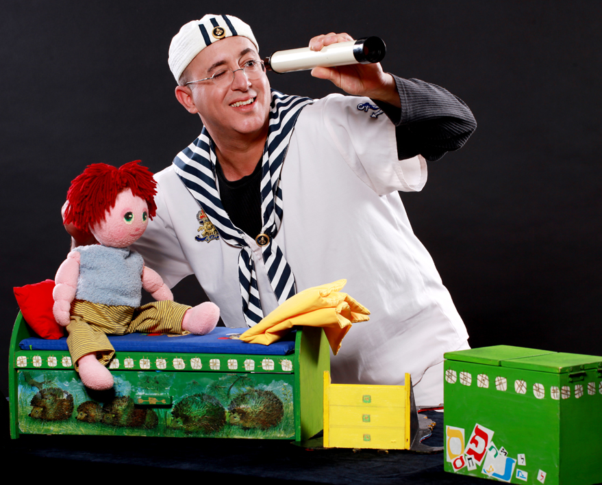 שעת סיפור: "גוליבר בארץ הגמדים" – תאטרון שיר