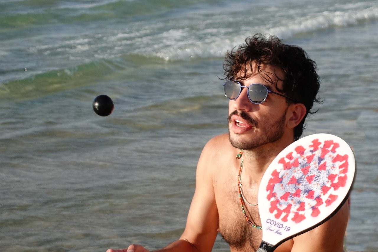 תערוכה קבוצתית אמני רמת השרון גלריית חוצות "לאצור את הרגע" – אוצרת: מאיה חסון