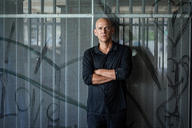 הפרשיות שמסעירות את המדינה: פוליטיקה, שחיתות ותקשורת | גיא פלג