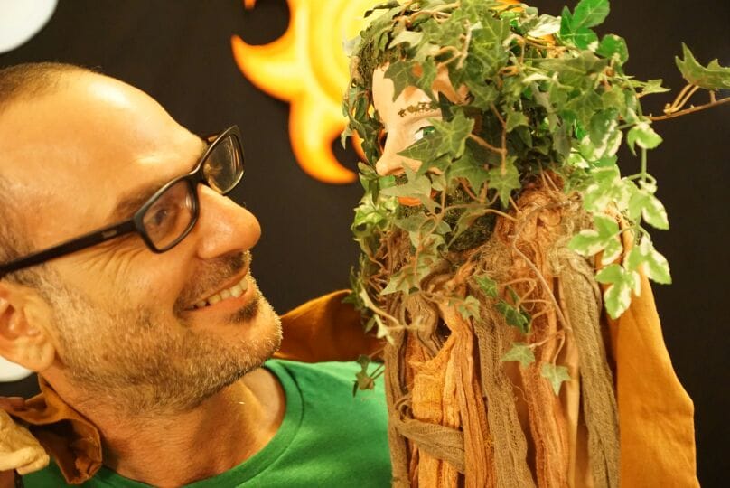 שעת סיפור: " אגדת עץ האורן" – תאטרון בית הבובות